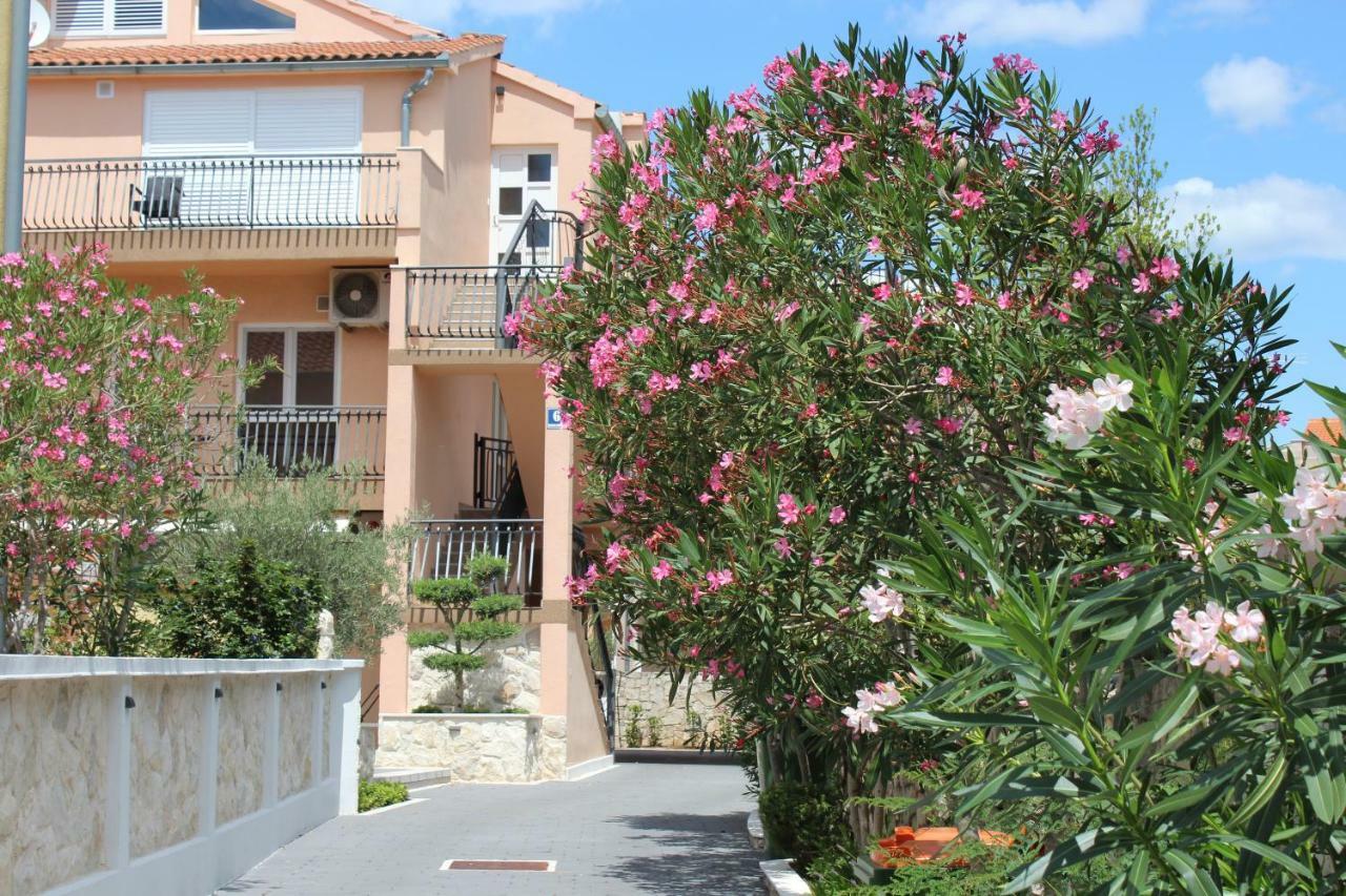 Apartments Villa Jelena Vodice Eksteriør billede